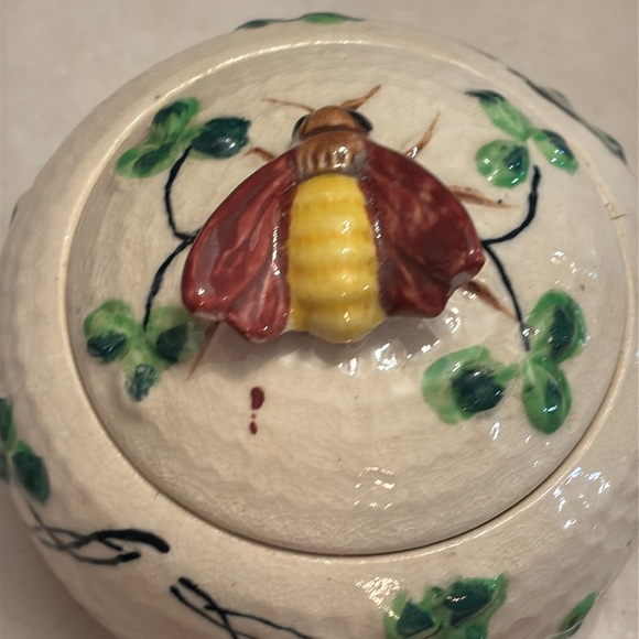 JB Betson's china beehive sugar bowl with clover - Picture 5 of 10